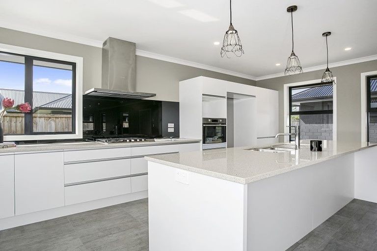 Photo of property in 35 Tulip Drive, Cambridge, 3434