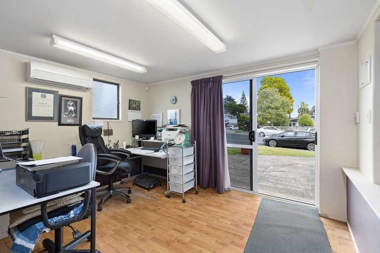 Photo of property in 6 Tamahere Drive, Glenfield, Auckland, 0629