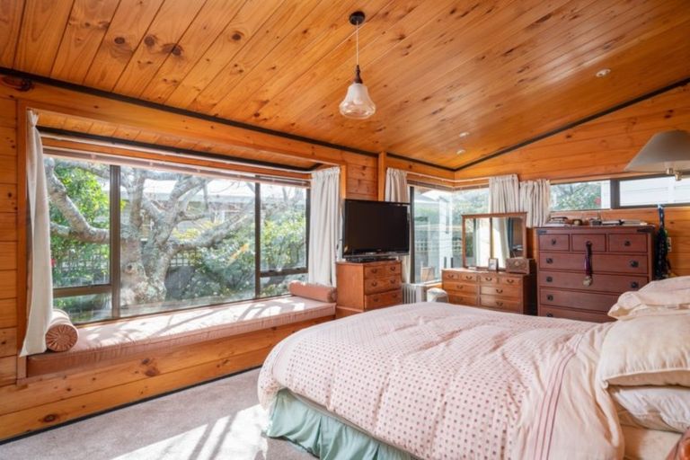 Photo of property in 4 Kathleen Place, Rainbow Point, Taupo, 3330