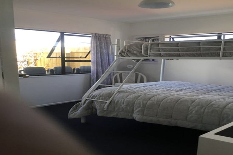 Photo of property in 5 Colenso Place, Otaki Beach, Otaki, 5512