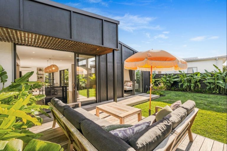 Photo of property in 15 Awatira Drive, Papamoa Beach, Papamoa, 3118