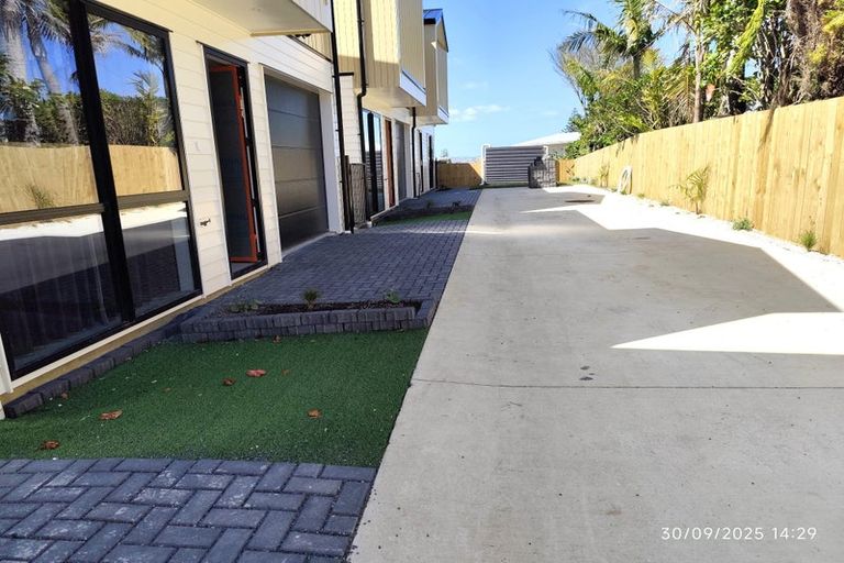 Photo of property in 4 Chatsworth Crescent, Pakuranga Heights, Auckland, 2010