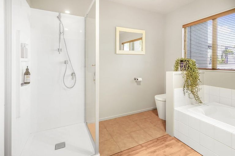 Photo of property in 67 Rototuna Road, Rototuna, Hamilton, 3210