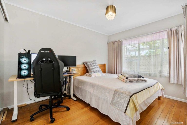 Photo of property in 1/56 Roberts Road, Glenfield, Auckland, 0629
