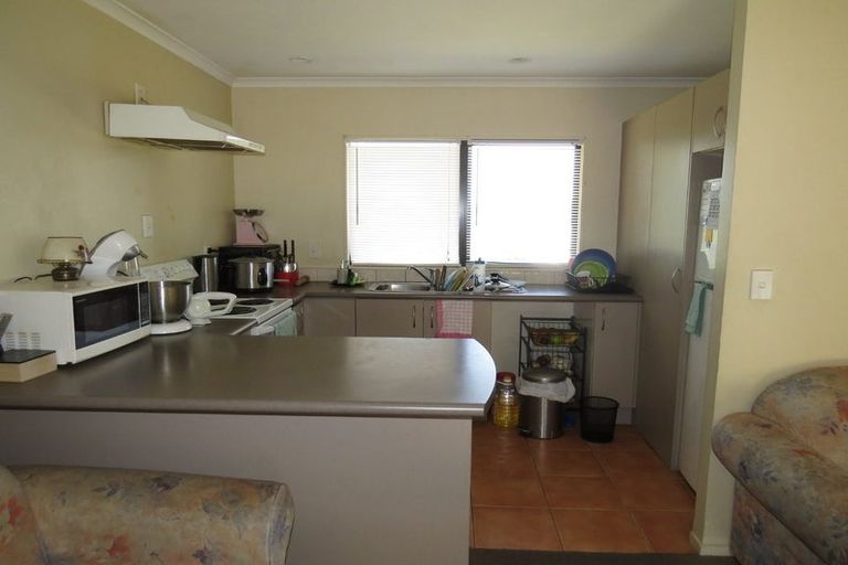 Photo of property in 147 Aviemore Drive, Highland Park, Auckland, 2010