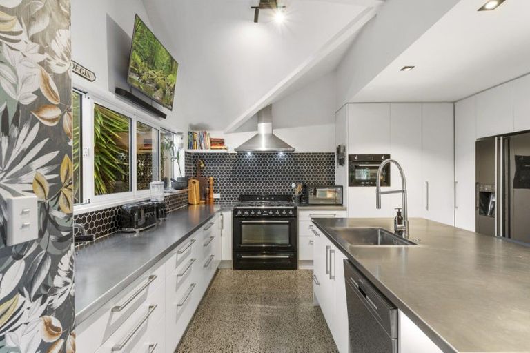 Photo of property in 199 Papamoa Beach Road, Papamoa Beach, Papamoa, 3118