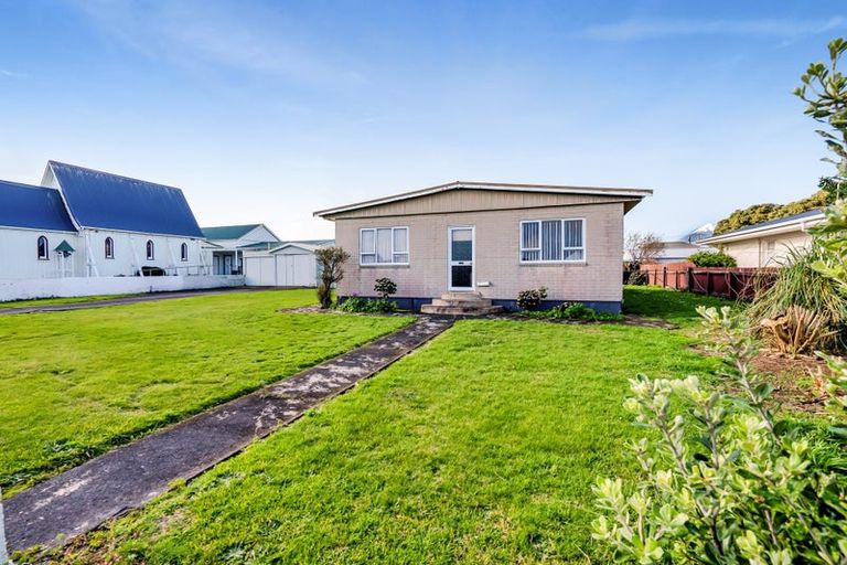 Photo of property in 139 Tasman Street, Opunake, 4616