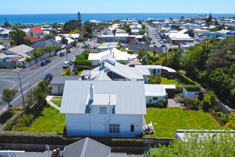 Photo of property in 13 Paynters Avenue, Strandon, New Plymouth, 4312