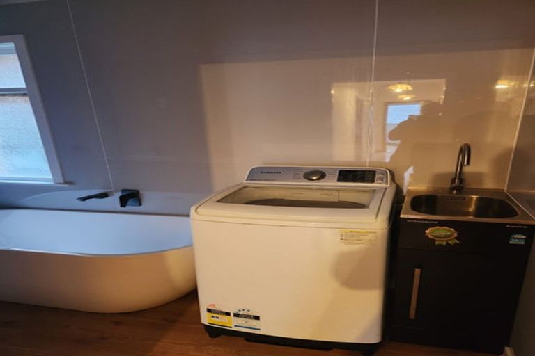 Photo of property in 6 Otaki Street, Miramar, Wellington, 6022