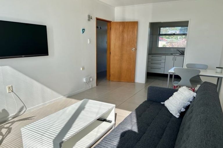 Photo of property in Beresford Apartments, 12/118 Russell Terrace, Berhampore, Wellington, 6023