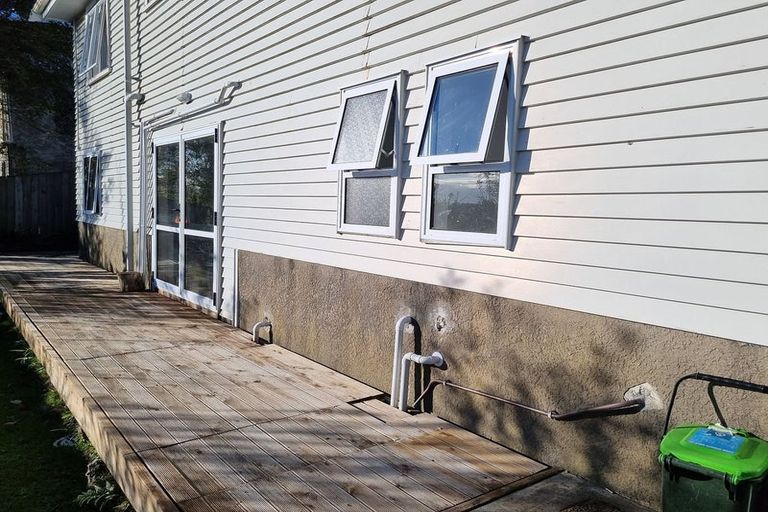 Photo of property in 602 East Coast Road, Pinehill, Auckland, 0630