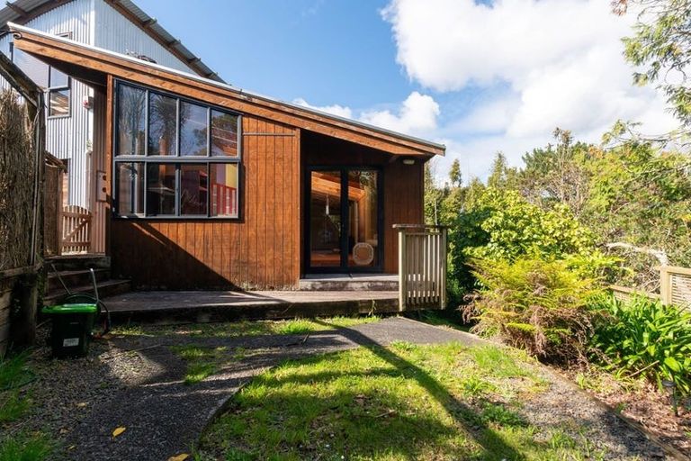 Photo of property in 180 Glengarry Road, Glen Eden, Auckland, 0602