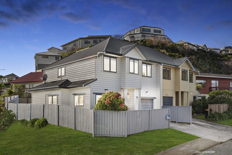 Photo of property in 55 Woodhouse Avenue, Karori, Wellington, 6012