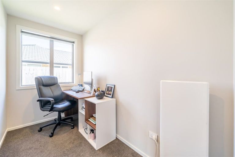 Photo of property in 14 Poulson Grove, Trentham, Upper Hutt, 5018