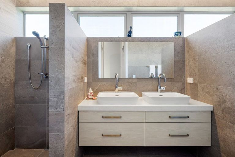 Photo of property in 1 Baxter Michael Crescent, Cambridge, 3434