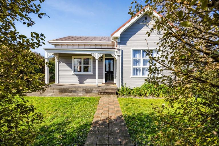 Photo of property in 22 Bath Street, Eltham, 4322