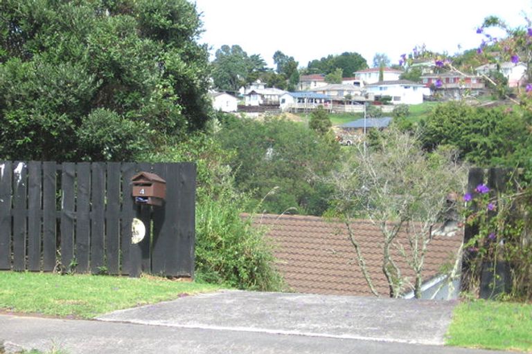 Photo of property in 4 Cedar Heights Avenue, Massey, Auckland, 0614