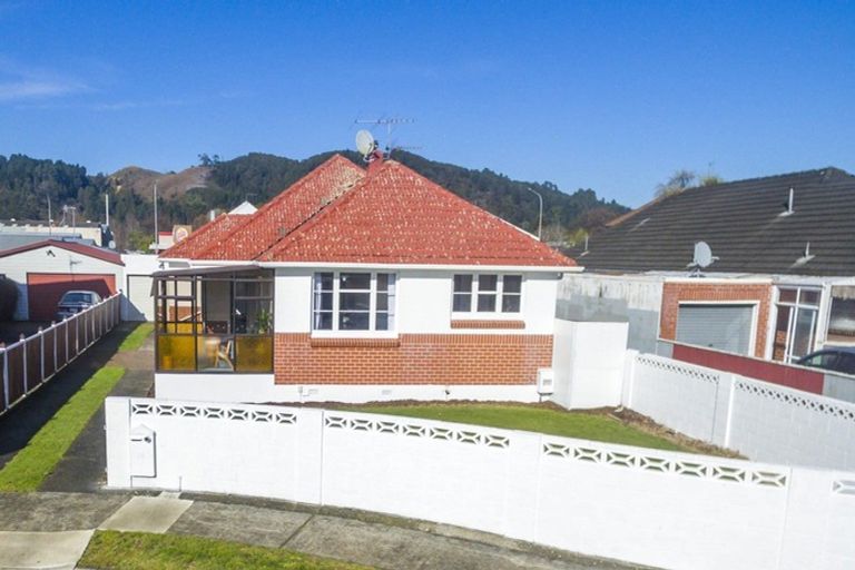 Photo of property in 16 Joseph Grove, Elderslea, Upper Hutt, 5018