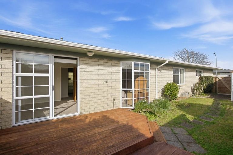 Photo of property in 34 Truby King Street, Merrilands, New Plymouth, 4312