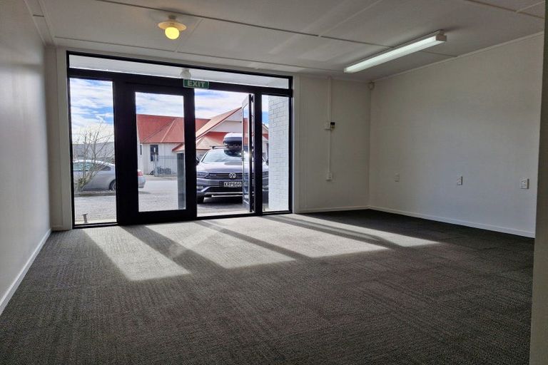 Photo of property in 1/73 Lake Road, Northcote, Auckland, 0627