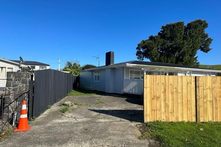 Photo of property in 4 Kambalda Street, Mangere Bridge, Auckland, 2022
