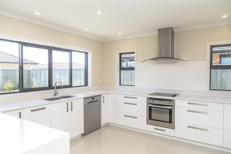 Photo of property in 11 Feist Street, Carterton, 5713