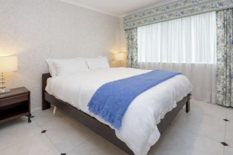 Photo of property in 16 Casabella Court, Northpark, Auckland, 2013