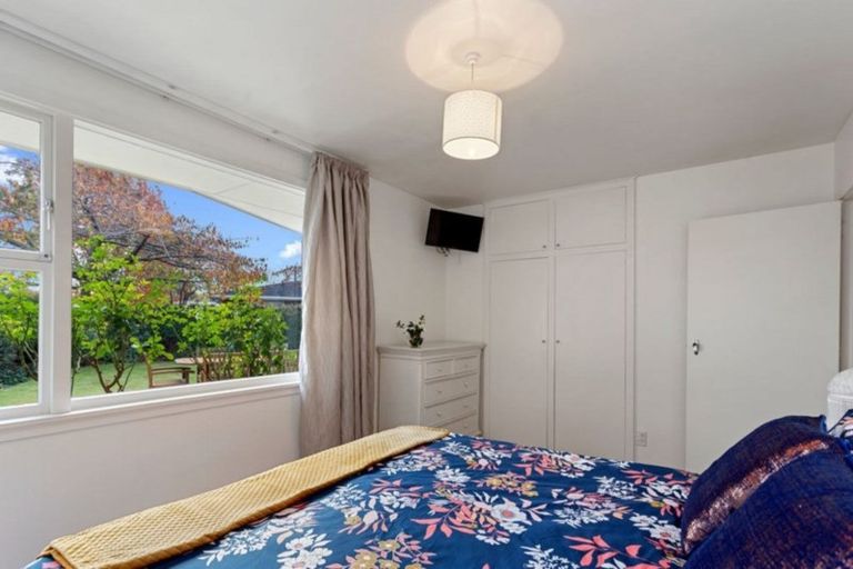 Photo of property in 2 Hudson Street, Bryndwr, Christchurch, 8053