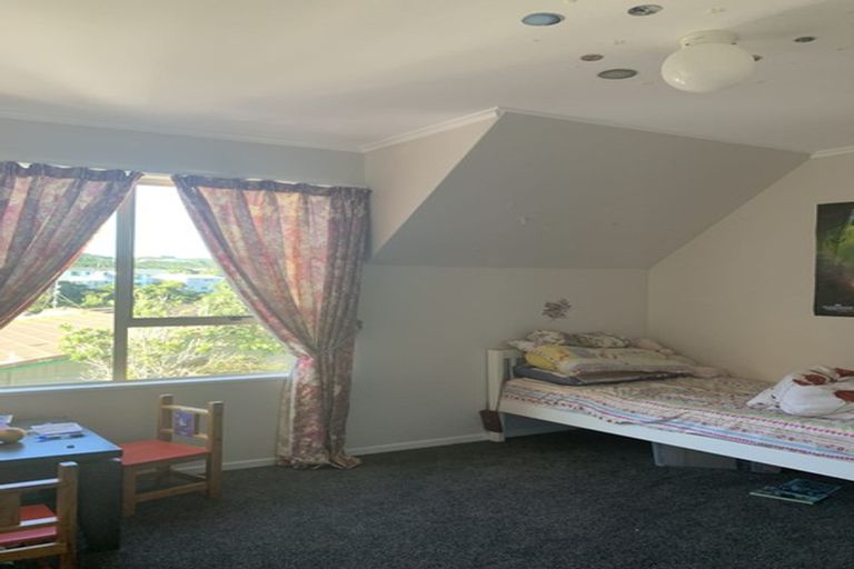 Photo of property in 27 Paddington Grove, Karori, Wellington, 6012