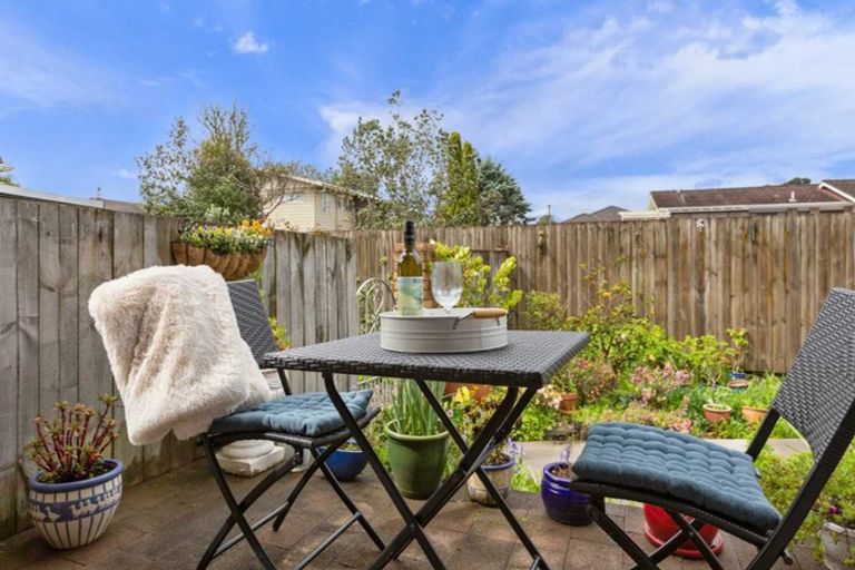 Photo of property in 2/41 Riverside Road, Orewa, 0931