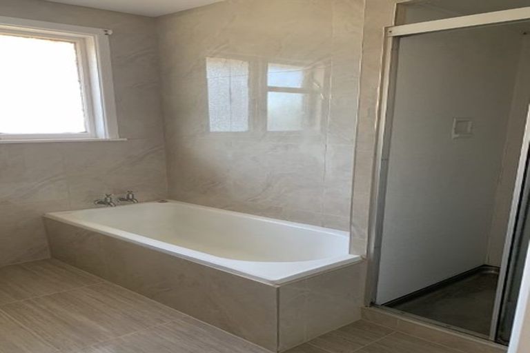 Photo of property in 309 Wairakei Road, Bryndwr, Christchurch, 8053