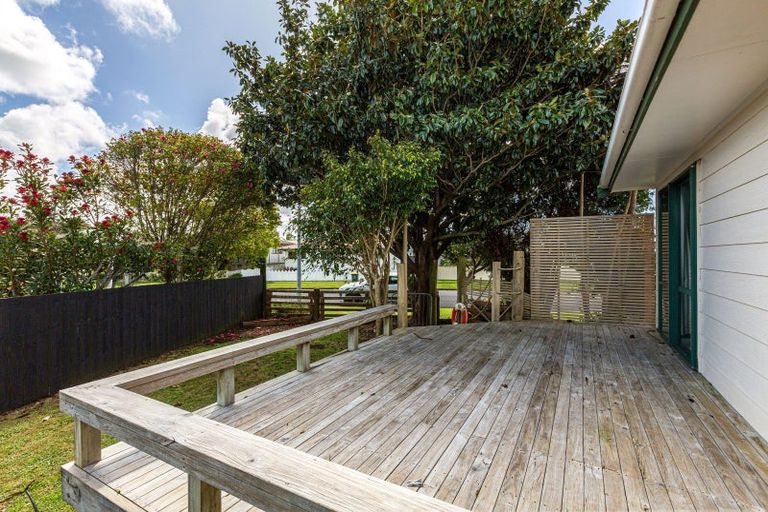 Photo of property in 44 Taihiki Road, Clarks Beach, 2122