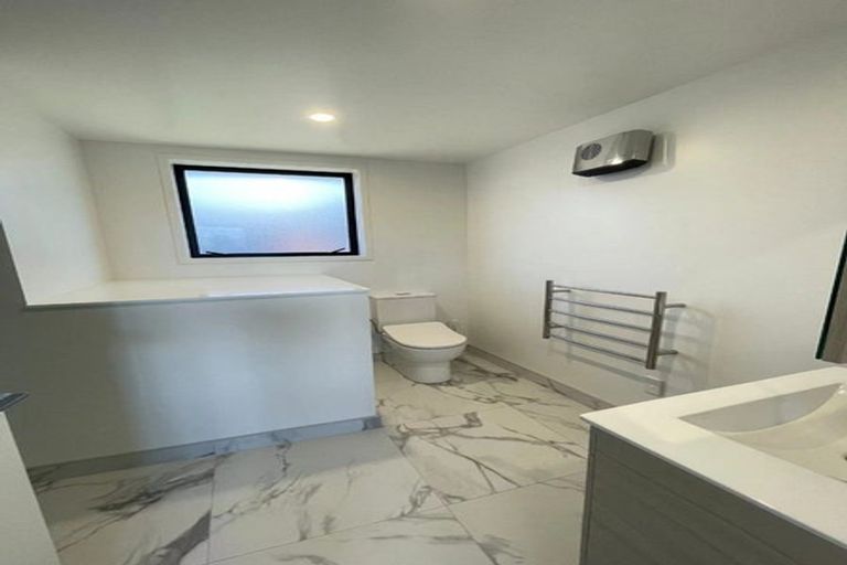 Photo of property in 7/14 Wilsher Crescent, Henderson, Auckland, 0612