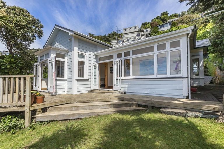 Photo of property in 75 Grafton Road, Roseneath, Wellington, 6011