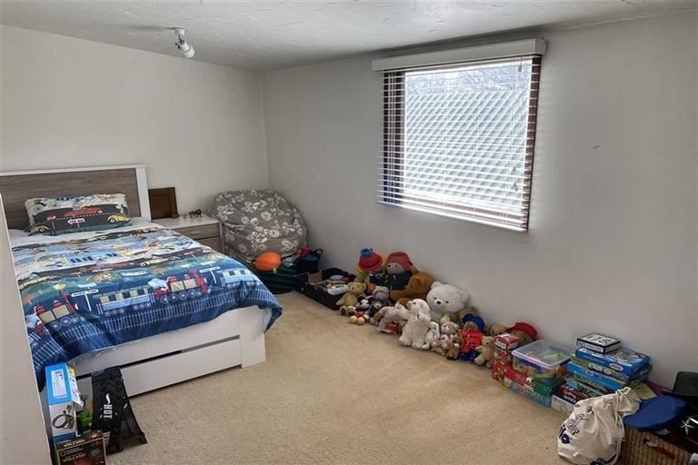 Photo of property in 5a Frith Place, Burnside, Christchurch, 8053