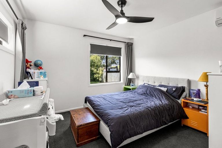 Photo of property in 30 Pioneer Road, Moturoa, New Plymouth, 4310