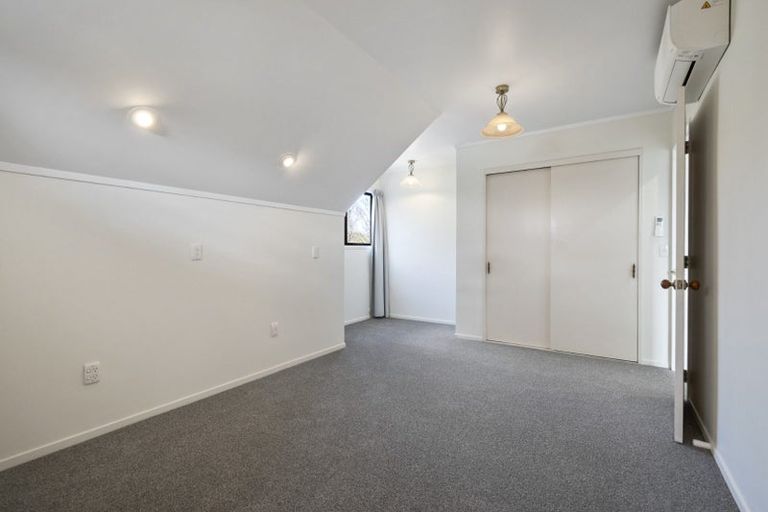 Photo of property in 41 Manapouri Crescent, Hokowhitu, Palmerston North, 4410