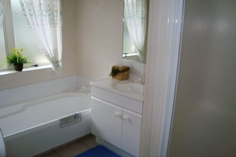 Photo of property in 3 Molyneux Place, Welcome Bay, Tauranga, 3112