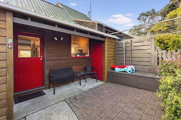 Photo of property in The Triangle, 4/33 Halswater Drive, Churton Park, Wellington, 6037