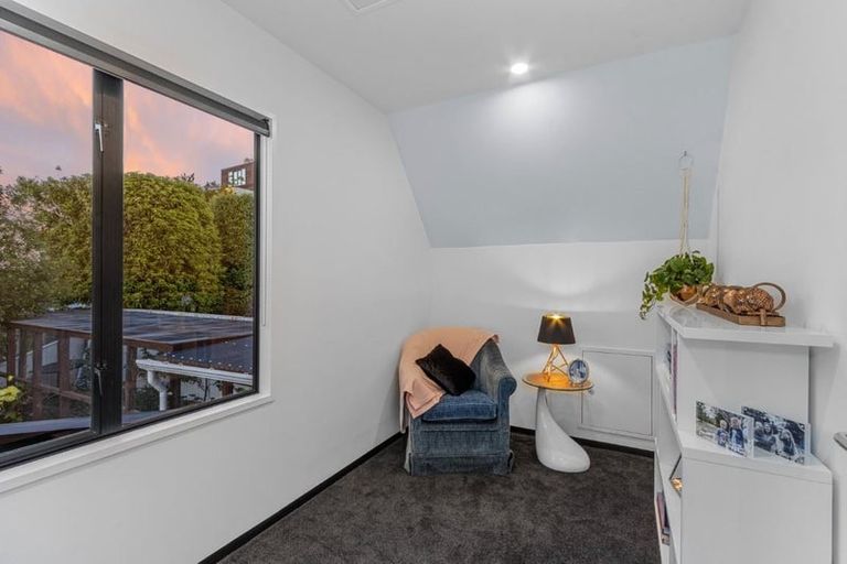 Photo of property in 1/31 Harry Ell Drive, Cashmere, Christchurch, 8022
