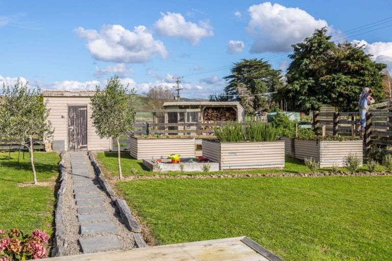 Photo of property in 291 Hinemoa Valley Road, Kaitawa, Pahiatua, 4981