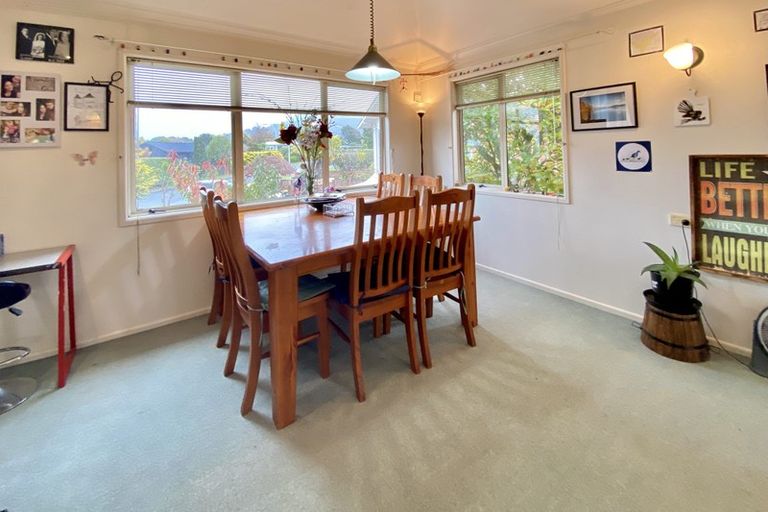 Photo of property in 142 Kawaha Point Road, Kawaha Point, Rotorua, 3010