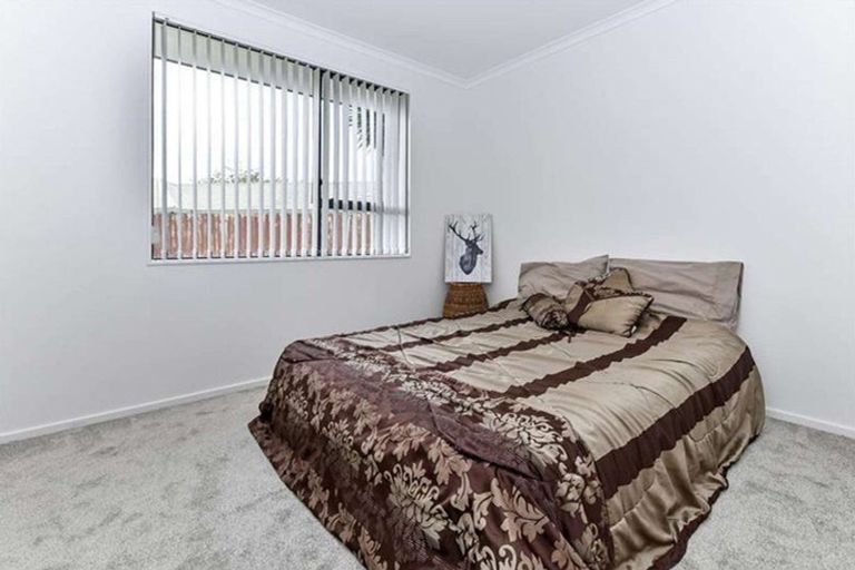 Photo of property in 2 Brentford Place, Manurewa, Auckland, 2102