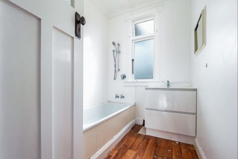 Photo of property in 378a Oxford Street, Levin, 5510