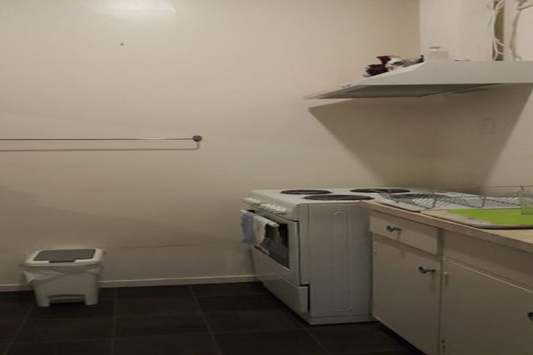 Photo of property in 2/124 Campbell Street, Karori, Wellington, 6012