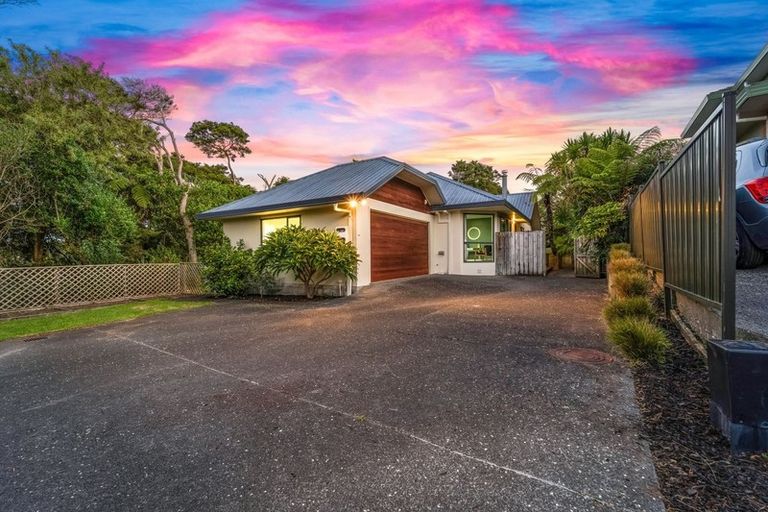 Photo of property in 151f Colwill Road, Massey, Auckland, 0614