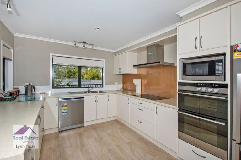 Photo of property in 14 Tieke Place, Horahora, Whangarei, 0110