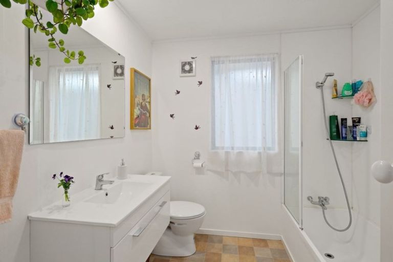 Photo of property in 1/63a Colwill Road, Massey, Auckland, 0614