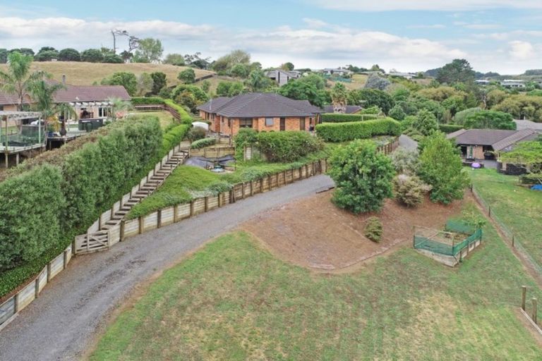 Photo of property in 13 Springvale Road, Waiuku, 2123