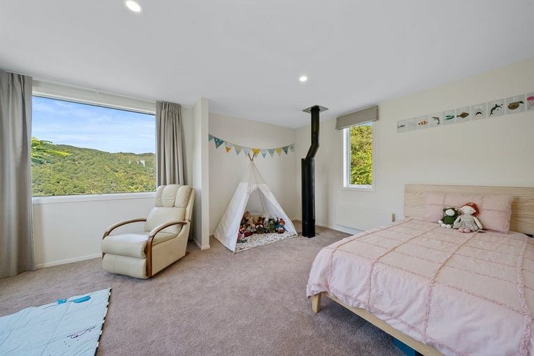 Photo of property in 2/90 Howard Road, Point Howard, Lower Hutt, 5013